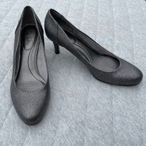 Lifestride Lively SILVER sparkle pumps - 8